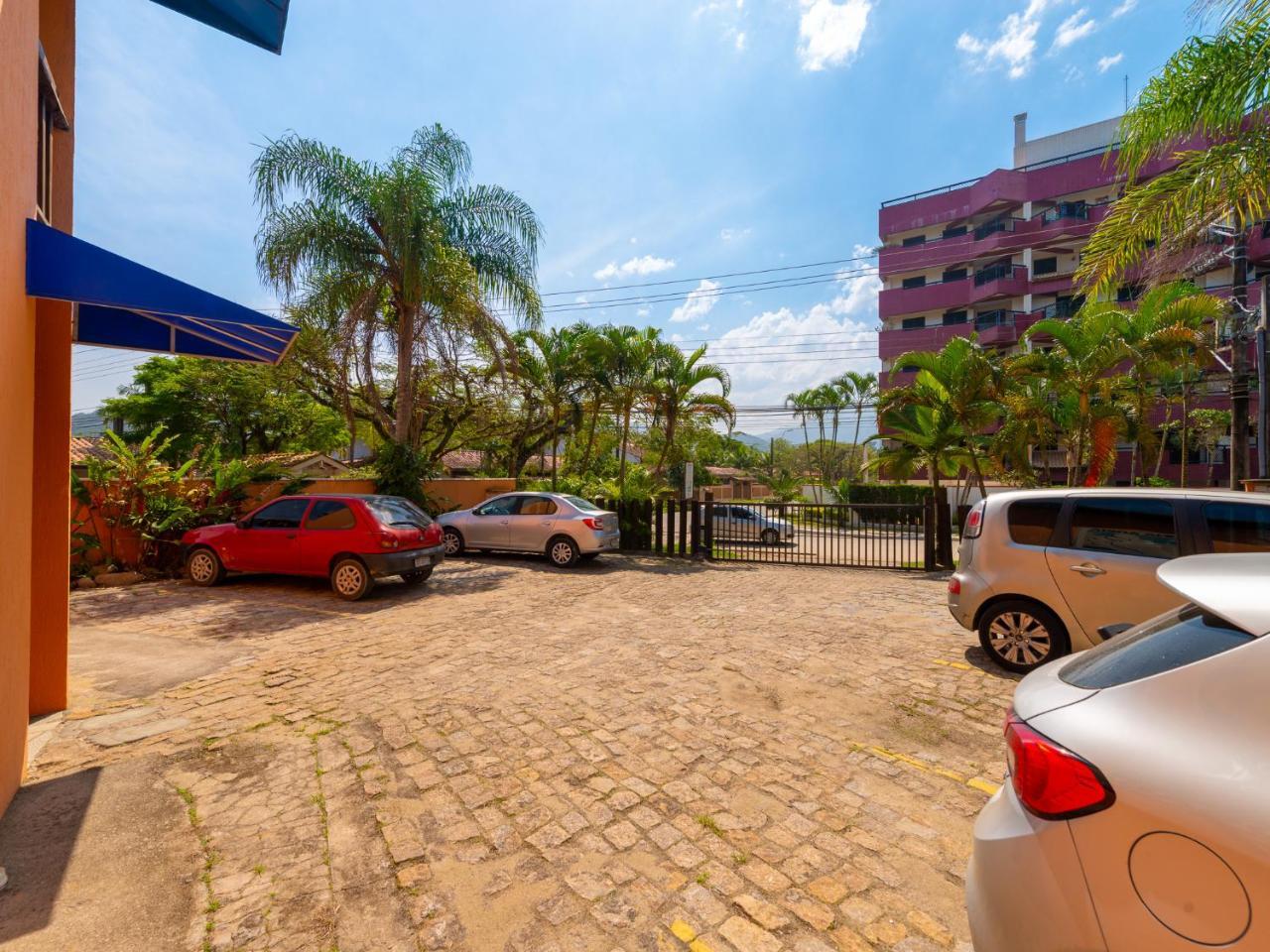 Pousada Pe Na Areia Caraguatatuba Exterior photo